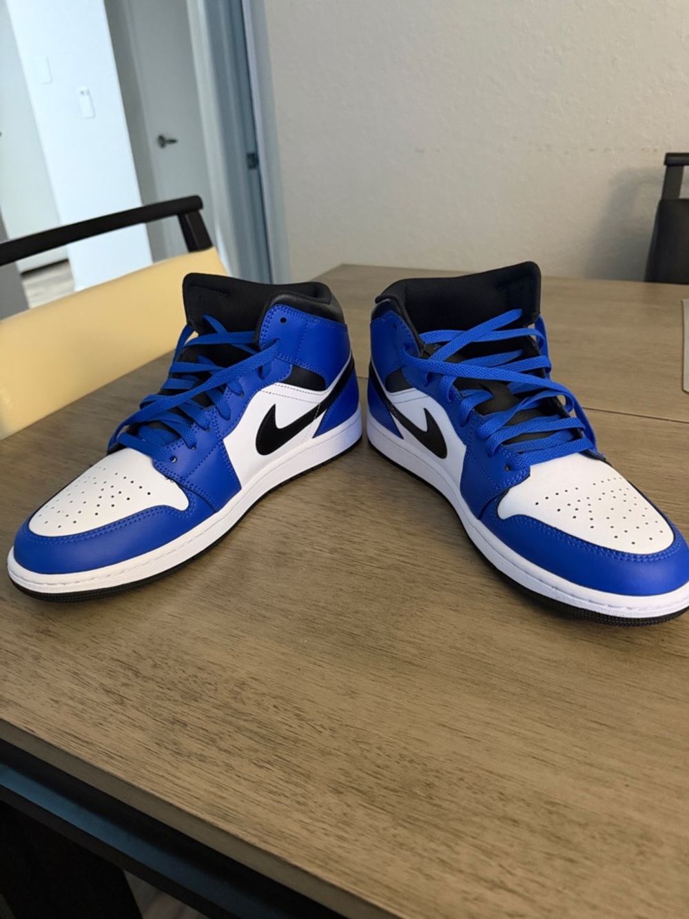 Nike Air Jordan 1 Mid Royal Blue/White/Black - Picture 2 of 4